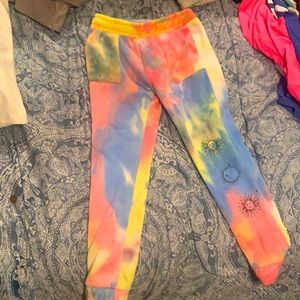 This are neon sweat pants